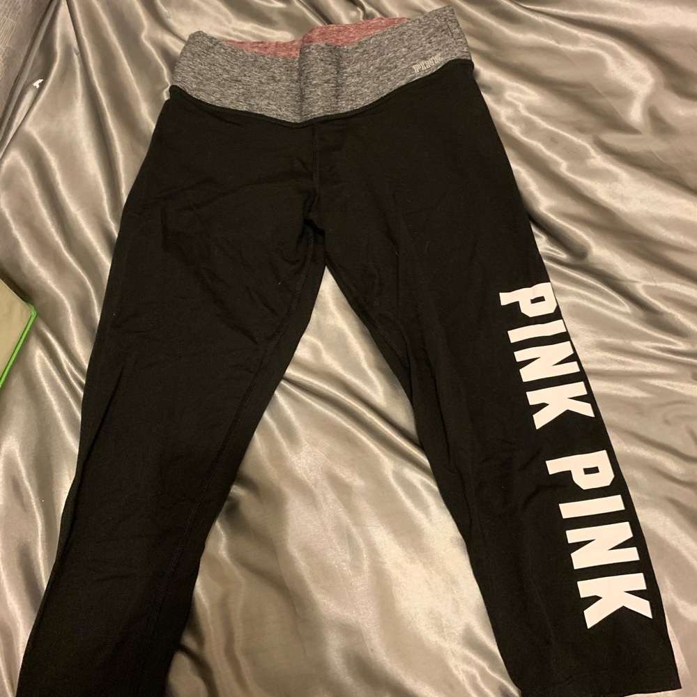 PINK Victoria’s Secret cropped leggings